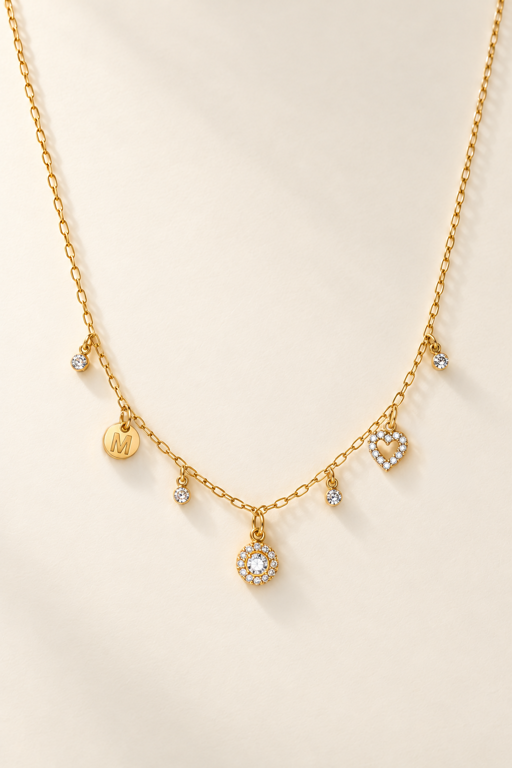 Collana Luce, Lettera M e Cuore in Oro - Oro Giallo 18 kt | Facco Gioielli