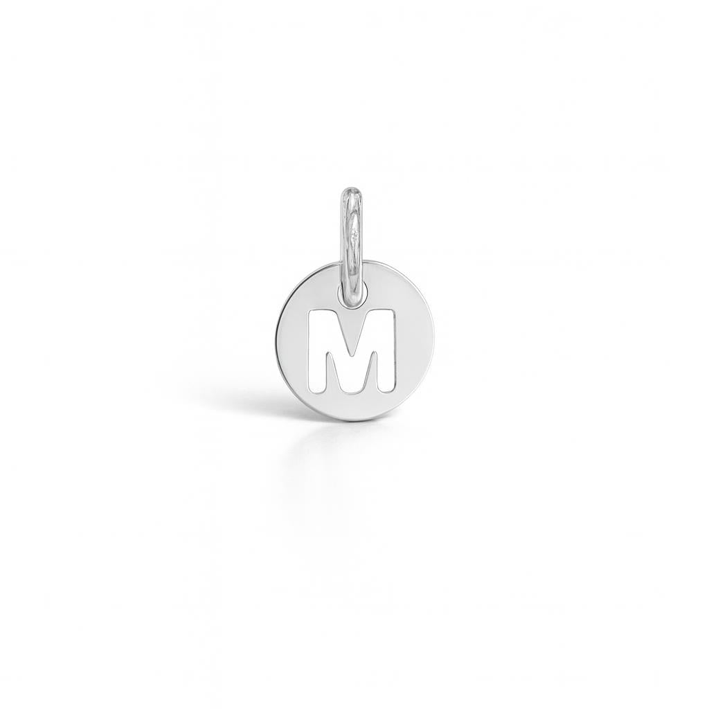 Charm Lettera M in Oro Bianco – Modello 3