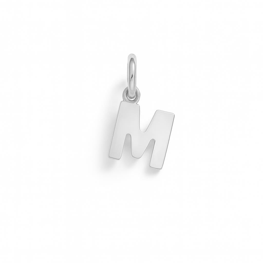 Charm Lettera M in Oro Bianco – Modello 1