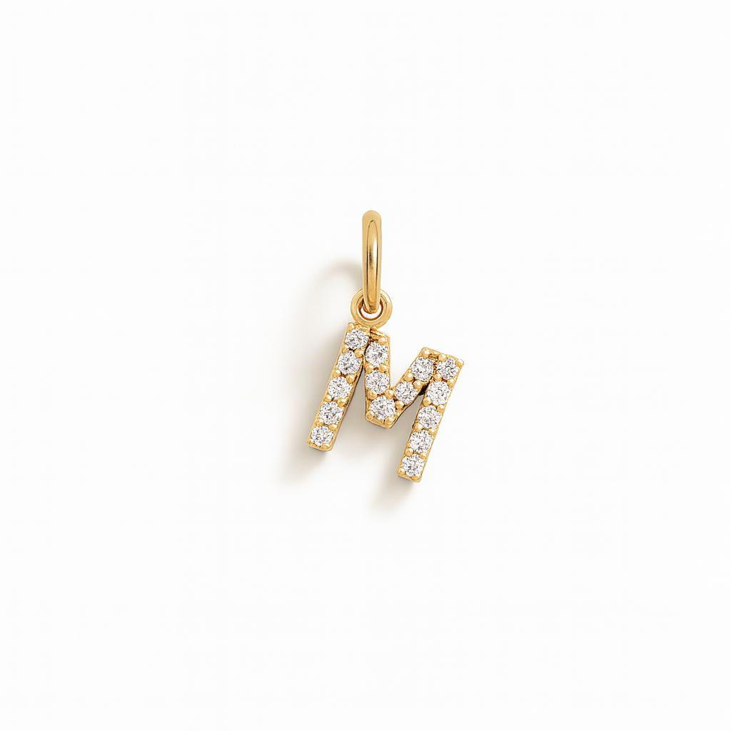 Charm Lettera M in Oro Giallo e Zirconi – Modello 2
